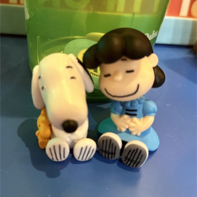 SNOOPY(スヌーピー)のSNOOPYガチャ　ルーシーとSNOOPY エンタメ/ホビーのおもちゃ/ぬいぐるみ(キャラクターグッズ)の商品写真