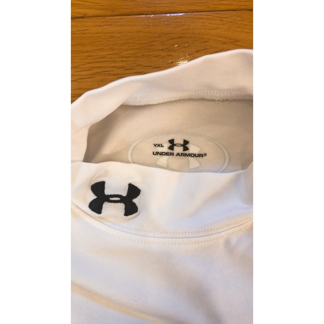 UNDER ARMOUR(アンダーアーマー)のアンダーアーマー　ジュニア　インナー　YXL キッズ/ベビー/マタニティのキッズ服男の子用(90cm~)(Tシャツ/カットソー)の商品写真