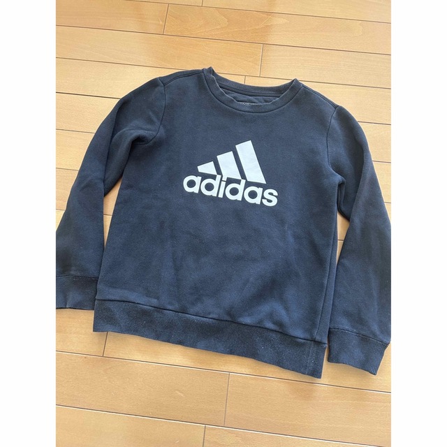 adidas(アディダス)のadidas トレーナー 130 キッズ/ベビー/マタニティのキッズ服男の子用(90cm~)(Tシャツ/カットソー)の商品写真