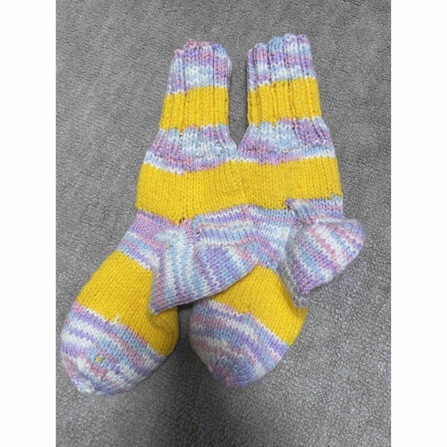 手編み靴下　毛糸　ハンドメイド ハンドメイドのファッション小物(レッグウェア)の商品写真