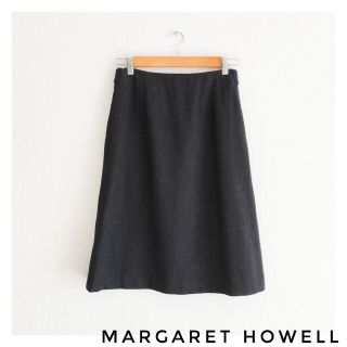 マーガレットハウエル(MARGARET HOWELL)のMARGARET HOWELL サイドボタン ウールスカート 台形 チャコール(ひざ丈スカート)