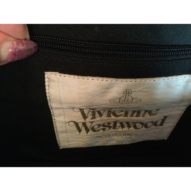 Vivienne Westwood(ヴィヴィアンウエストウッド)のVivianne Westwood エナメルバッグ レディースのバッグ(ハンドバッグ)の商品写真