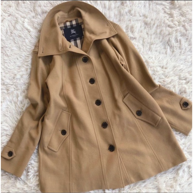 BURBERRY(バーバリー)の★定価20万超♪未使用に近い極美品♪Burberry  ウールコート★ レディースのジャケット/アウター(ピーコート)の商品写真