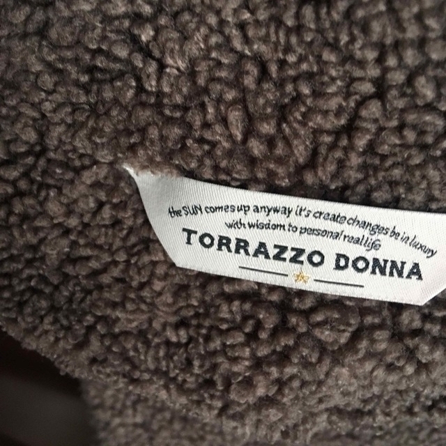 TRAZZO DONNA(トラッツォドンナ)のTORRAZZO DONNAボアリバーシブルコート レディースのジャケット/アウター(ロングコート)の商品写真