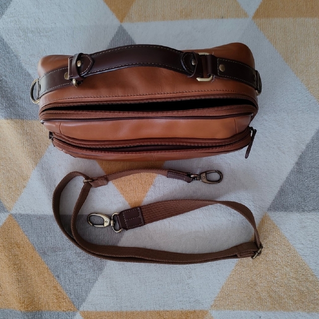 ENDO LUGGAGE(エンドーカバン)のショルダーバック革製品 メンズのバッグ(ショルダーバッグ)の商品写真