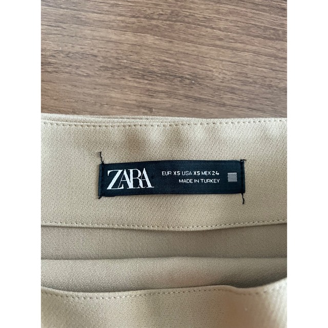 ZARA(ザラ)のZARA ザラ　ベージュミニスカート　ラップスカート レディースのスカート(ミニスカート)の商品写真