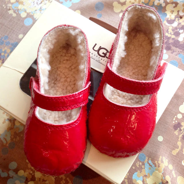 UGG(アグ)のUGG ルームシューズ キッズ/ベビー/マタニティのキッズ靴/シューズ(15cm~)(その他)の商品写真