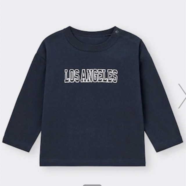 GU(ジーユー)のBABY(TODDLER)グラフィックT(長袖)(ロゴ)+E キッズ/ベビー/マタニティのキッズ服男の子用(90cm~)(Tシャツ/カットソー)の商品写真