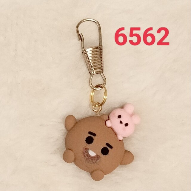 【No.6562】キーホルダー ホイップデコ BT21 SHOOKY レディースのファッション小物(キーホルダー)の商品写真