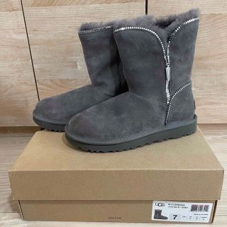 アグ(UGG)のUGGブーツ　ジッパー付き　新品未使用品(ブーツ)