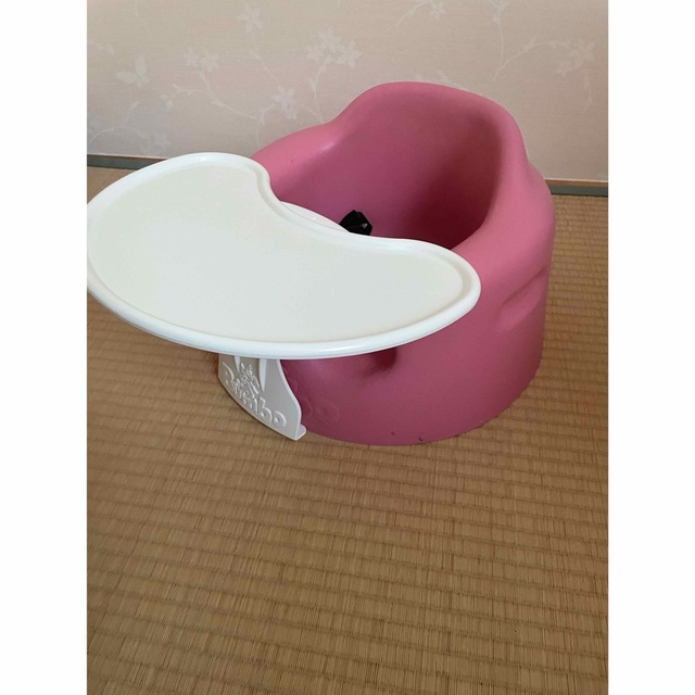 Bumbo(バンボ)の子供椅子　テーブル付き　バンボ キッズ/ベビー/マタニティの寝具/家具(その他)の商品写真