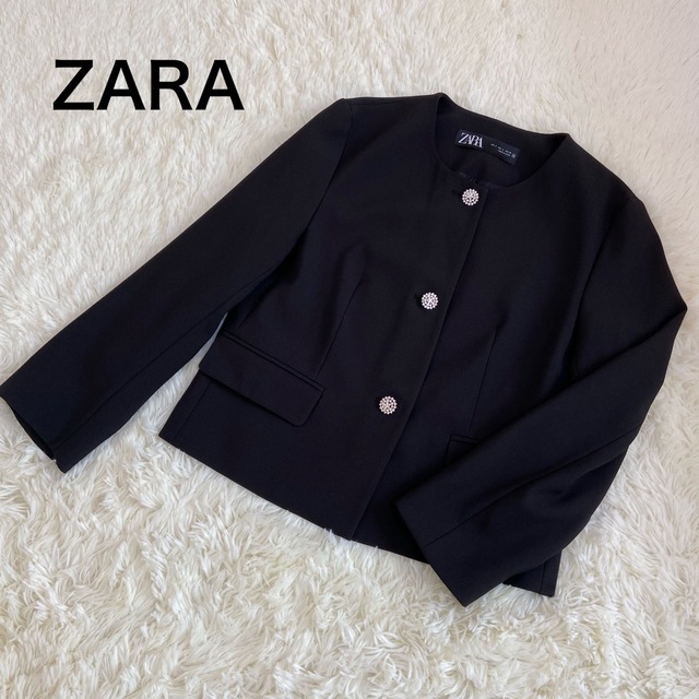 ZARA(ザラ)の美品☆ZARA ザラ ノーカラージャケット ビジューボタン フォーマル 黒 S レディースのジャケット/アウター(ノーカラージャケット)の商品写真