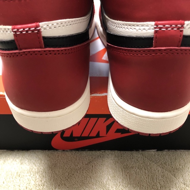 NIKE(ナイキ)のNike Air Jordan 1 High OG Chicago メンズの靴/シューズ(スニーカー)の商品写真