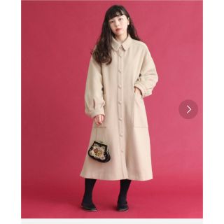 ドットアンドストライプスチャイルドウーマン(Dot&Stripes CHILDWOMAN)のCHILDWOMANショートビーバーロングコートベージュ　チャイルドウーマン(ロングコート)