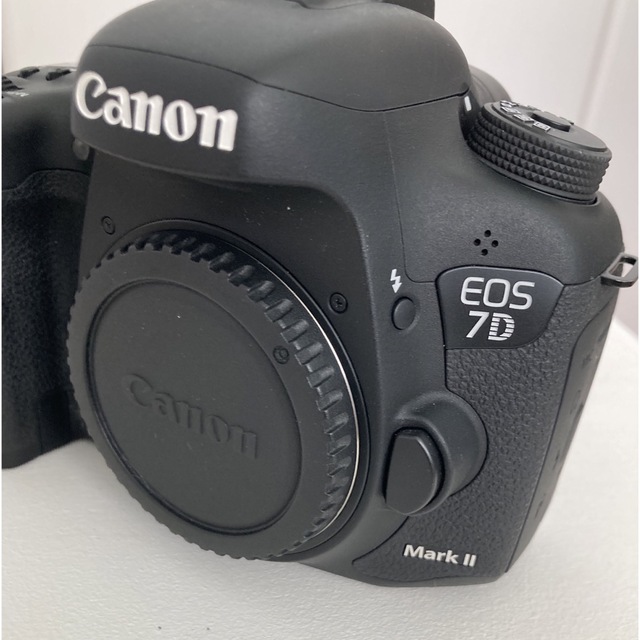 Canon(キヤノン)のCanon  EOS 7D MARK2 (G) ボディ スマホ/家電/カメラのカメラ(デジタル一眼)の商品写真