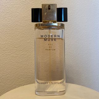 エスティローダー(Estee Lauder)のエステーローダー　モダンミューズ　50ミリボトル(香水(女性用))