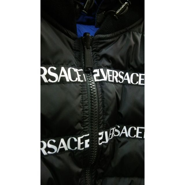 VERSACE(ヴェルサーチ)のヴェルサーチェ VERSACE  メデューサ リバーシブル ダウンジャケット メンズのジャケット/アウター(ダウンベスト)の商品写真