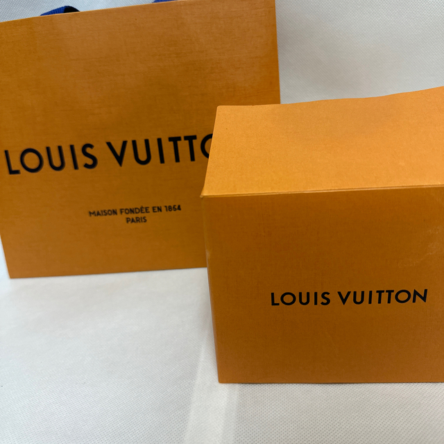 LOUIS VUITTON(ルイヴィトン)のルイヴィトン　キャンドル コスメ/美容のリラクゼーション(キャンドル)の商品写真