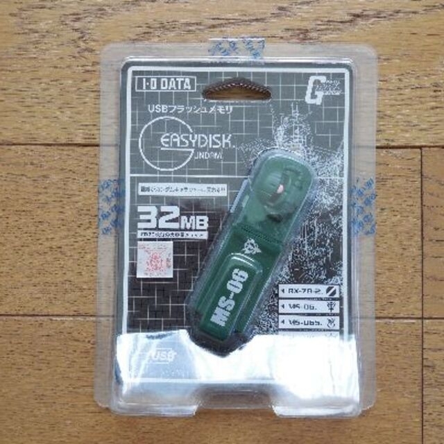 Gundam Collection（BANDAI）(ガンダムコレクション)のガンダムイージーディスク　USBメモリ スマホ/家電/カメラのPC/タブレット(PC周辺機器)の商品写真
