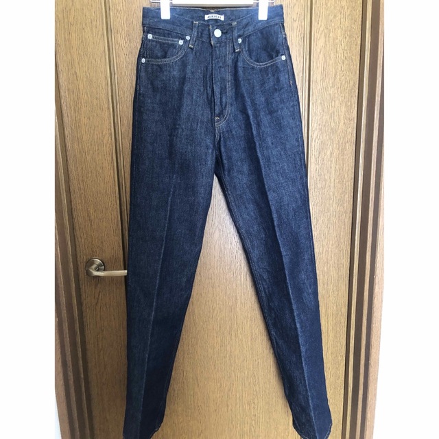 AURALEE(オーラリー)の最終値下げ AURALEE HARD TWIST DENIM 5P PANTS レディースのパンツ(デニム/ジーンズ)の商品写真