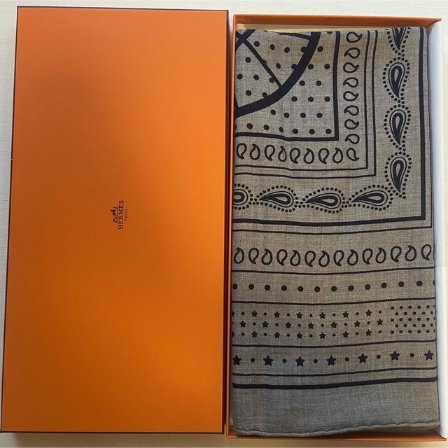 エルメス HERMES バンダナ カシシル 140 カシミアシルク エトゥープ エルメス HERMES バンダナ カシシル 140 カシミアシルク エトゥープ
