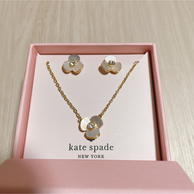kate spade new york - kate spade ネックレス ピアス セットの通販 by kate spade new york - kate spade ネックレス ピアス セットの通販 by