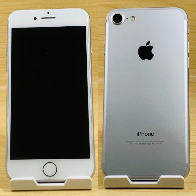 美品 ﾊﾞｯﾃﾘｰ99％ SIMﾌﾘｰ iPhone7 32GB P136