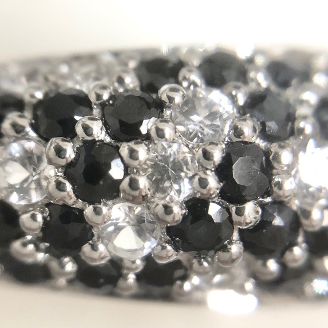 ブラック ホワイト サファイア K18WG 1.50ct リング 指輪 ダイヤ レディースのアクセサリー(リング(指輪))の商品写真