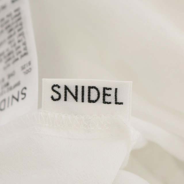 SNIDEL(スナイデル)のスナイデル 21SS バックデザインフリルブラウス ノースリーブ  ONE 白 レディースのトップス(シャツ/ブラウス(半袖/袖なし))の商品写真