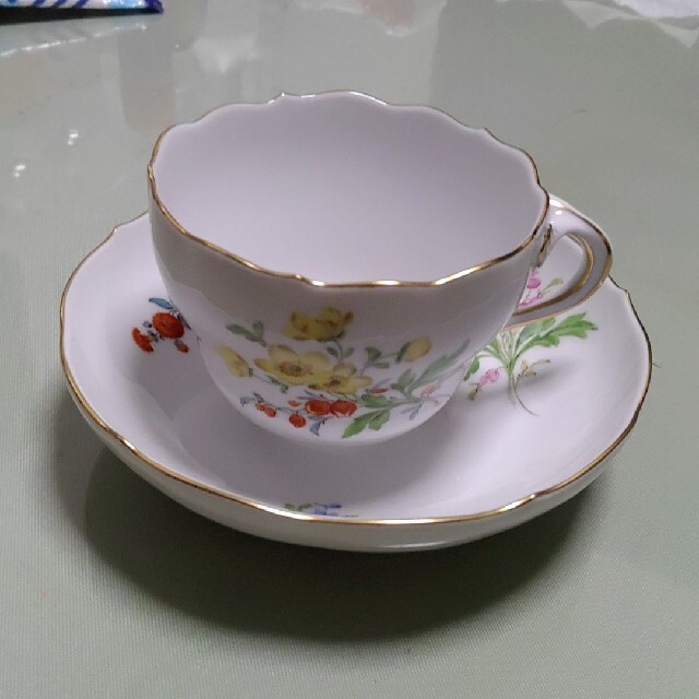 MEISSEN(マイセン)のマイセンコーヒーカップ三ツ花 インテリア/住まい/日用品のキッチン/食器(食器)の商品写真