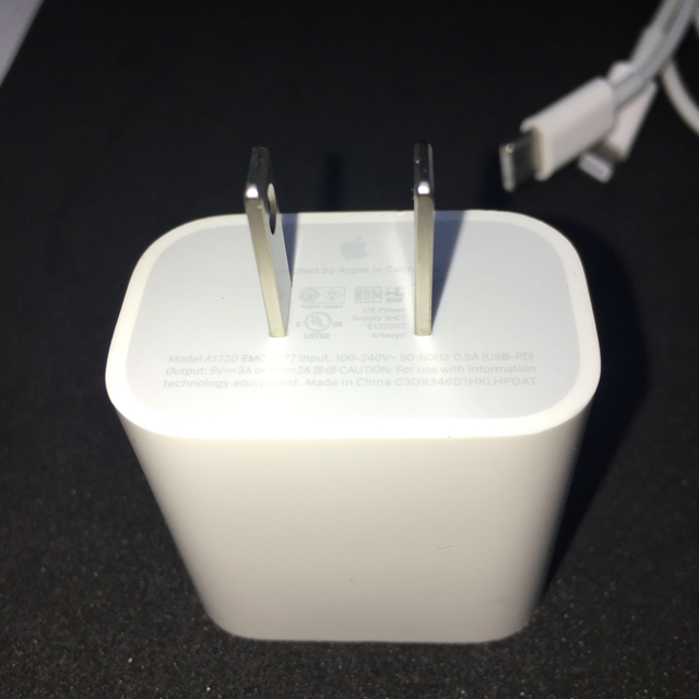 No.348 Apple 18W USB-C A1720 充電器　ACアダプタ スマホ/家電/カメラのスマートフォン/携帯電話(バッテリー/充電器)の商品写真