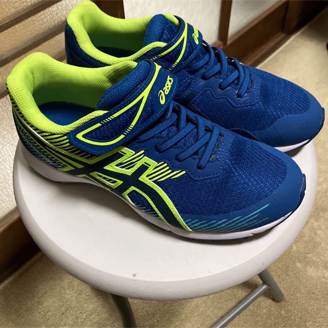 asics(アシックス)のアシックス　キッズスニーカー キッズ/ベビー/マタニティのキッズ靴/シューズ(15cm~)(スニーカー)の商品写真