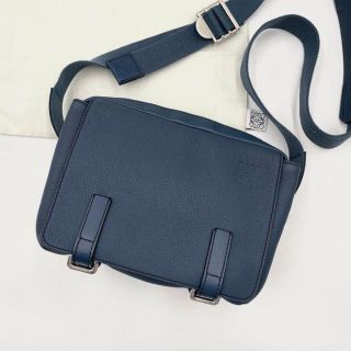 ロエベ(LOEWE)の✨極美品✨ ロエベ ミリタリー アナグラム ショルダーバッグ レザー 保存袋付き(ショルダーバッグ)