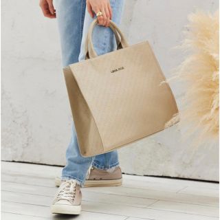 アリシアスタン(ALEXIA STAM)の新品　Embossed Logo Square Tote Bag(トートバッグ)