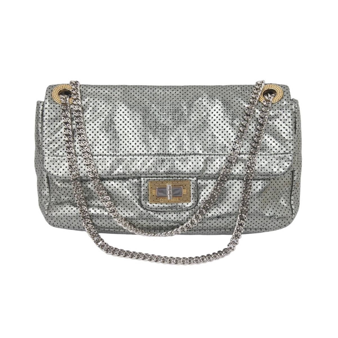 CHANEL パンチングレザーバッグ ゴールド