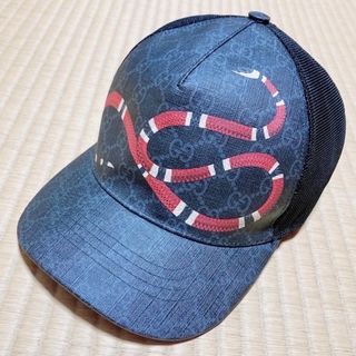 グッチ(Gucci)の美品　グッチ　キングスネークGGスプリームベースボールキャップ　サイズXL(60(キャップ)