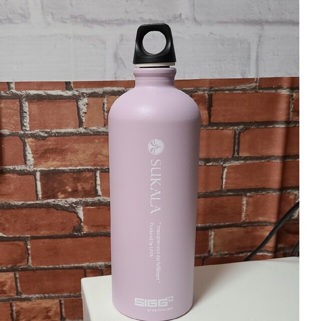 SIGG(シグ)のLAVA SUKARA×SIGG　水素水ボトル スポーツ/アウトドアのトレーニング/エクササイズ(ヨガ)の商品写真