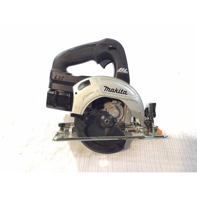 ☆品☆makita マキタ 14.4V 125mm 充電式マルノコ HS470D バッテリー2個(14.4V 3.0Ah) 充電器付き 64819