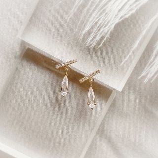 アーカー(AHKAH)のcrystal & zirconia bar pierce silver925 (ピアス)