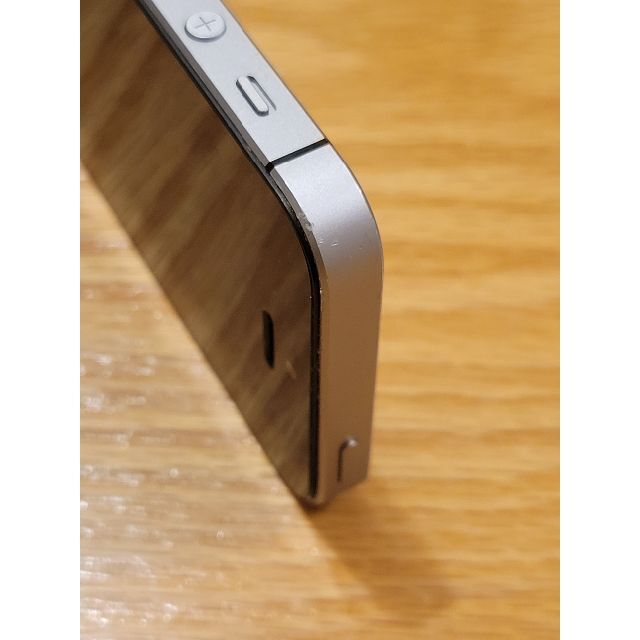 Apple(アップル)のiPhone SE 32GB 100% 第一世代 SIM シムフリー スマホ/家電/カメラのスマートフォン/携帯電話(スマートフォン本体)の商品写真