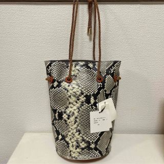 ❤︎新品❤︎ パイソンデザイン牛革ショルダーバッグ