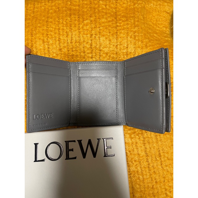 LOEWE(ロエベ)のロエベ　LOEWE 折り畳み財布　三つ折り財布　ウォレット レディースのファッション小物(財布)の商品写真