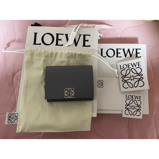 LOEWE(ロエベ)のロエベ　LOEWE 折り畳み財布　三つ折り財布　ウォレット レディースのファッション小物(財布)の商品写真