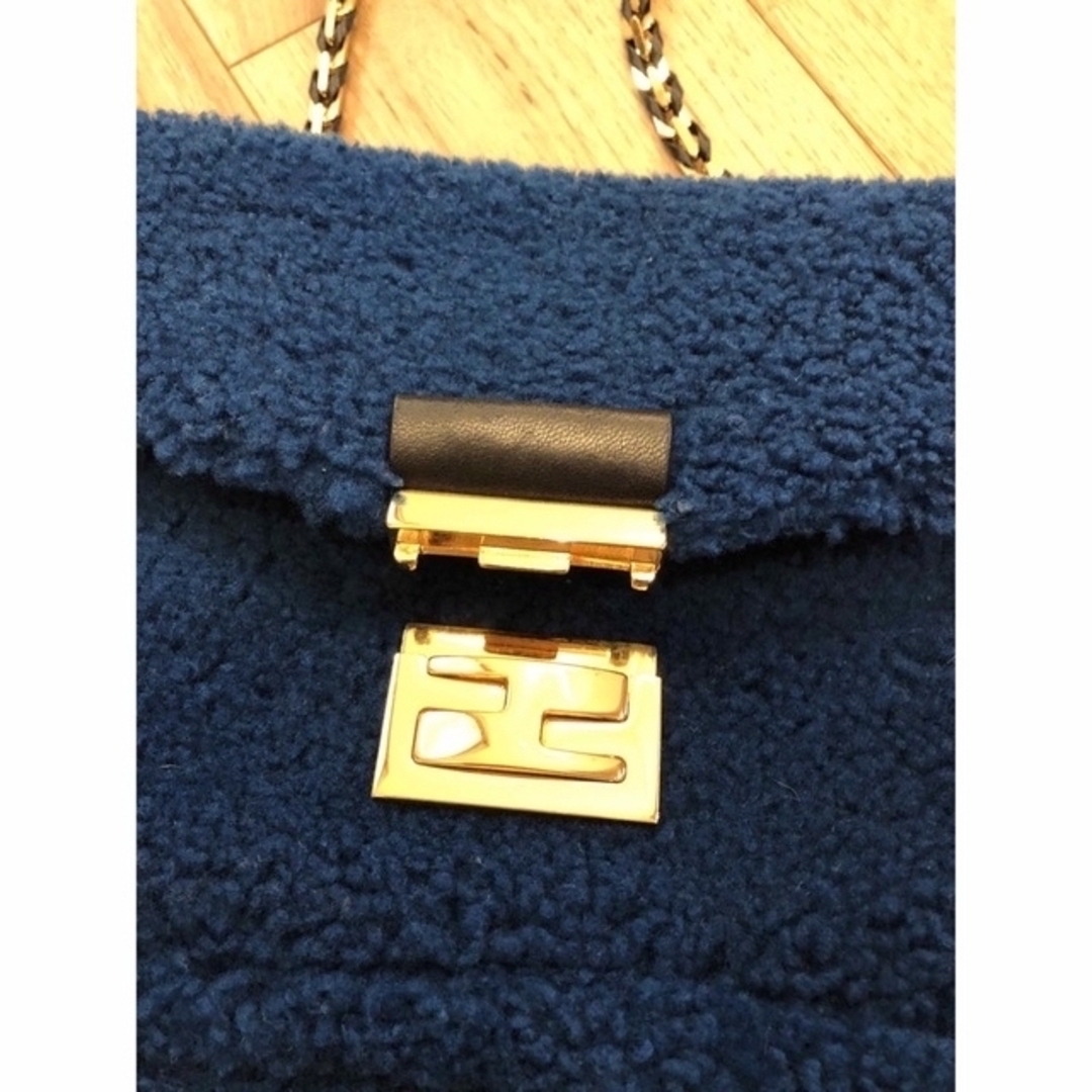 フェンディ FENDI ムートン2wayショルダーバッグ バケット ネイビー金黒 フェンディ FENDI ムートン2wayショルダーバッグ バケット ネイビー金黒