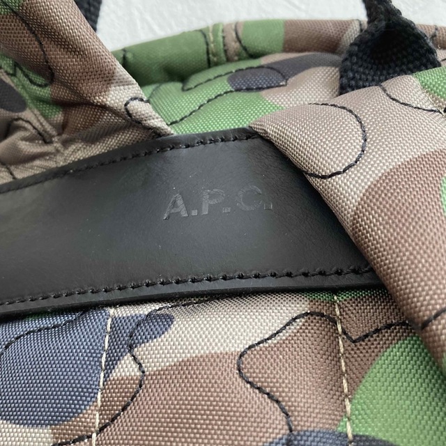 A.P.C. アーペーセー リュック 迷彩 カモフラ A4収納