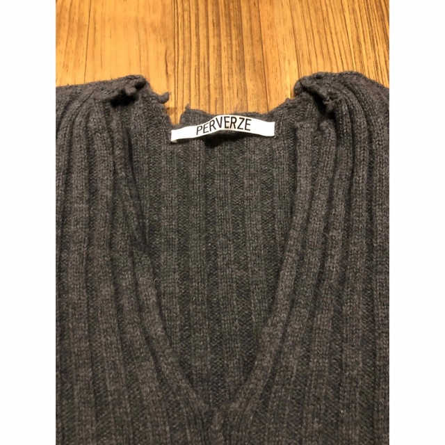 PERVERZE Vネックセーター レディースのトップス(ニット/セーター)の商品写真