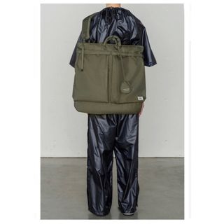 HYKE - 【新品 送料込 即納】porter × HYKE helmet bag オリーブの