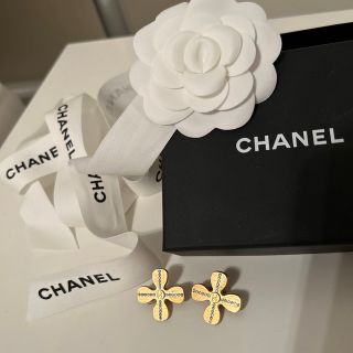 シャネル(CHANEL)のシャネル　イヤリング　ゴールド　　箱付き(イヤリング)