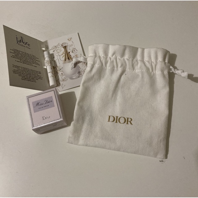 Dior(ディオール)のDior【新品】3点セット オードゥ パルファン 5ml 巾着ポーチ付き コスメ/美容の香水(香水(女性用))の商品写真