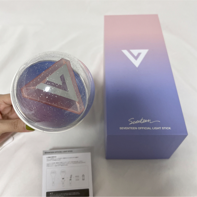 SEVENTEEN(セブンティーン)のSEVENTEEN ペンライト CARAT棒 ver.1 エンタメ/ホビーのCD(K-POP/アジア)の商品写真